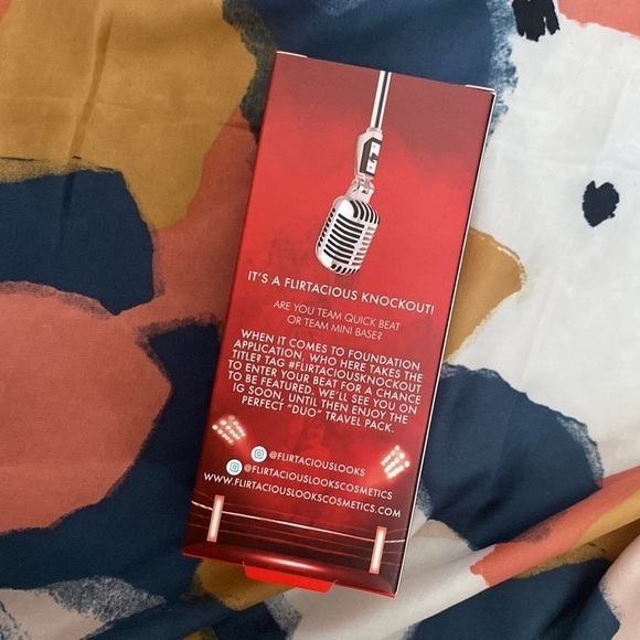 Flirtacious LOOKS COSMETICS The Perfect Duel: Foundation Travel Set - Picture 4 of 7